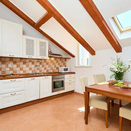 Hedera Estate, Hedera A34