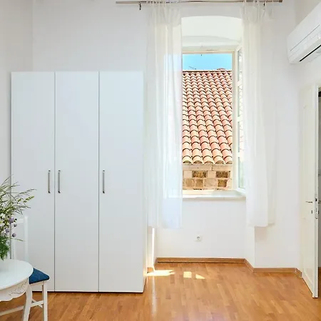 Hedera Estate, Hedera A34