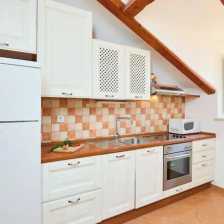 Hedera Estate, Hedera A34 Dubrovnik