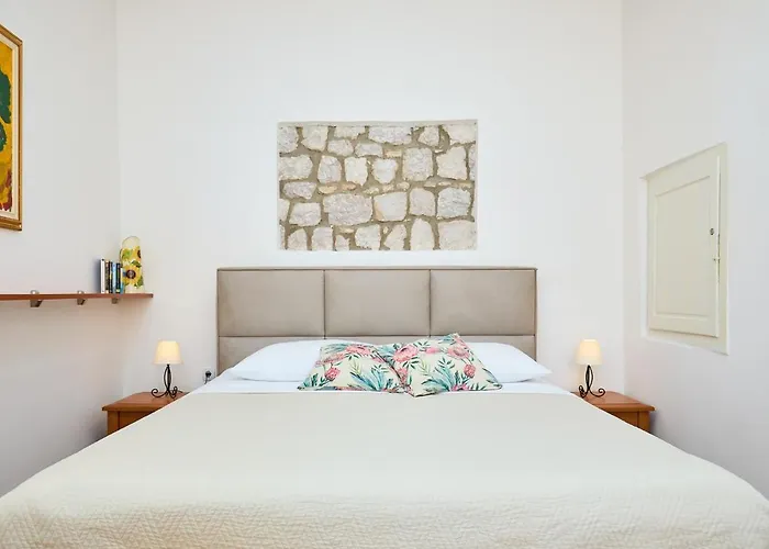 Hedera Estate, Hedera A34 Apartman *