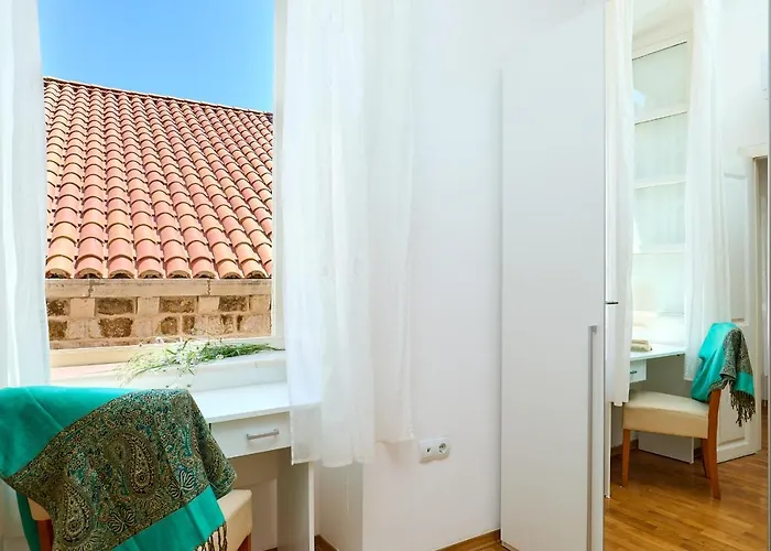 Hedera Estate, Hedera A34 *