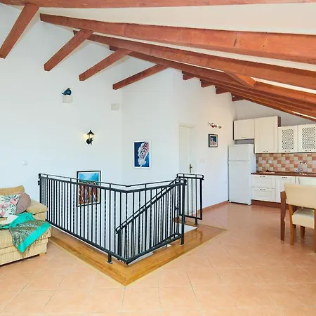 Hedera Estate, Hedera A34 *