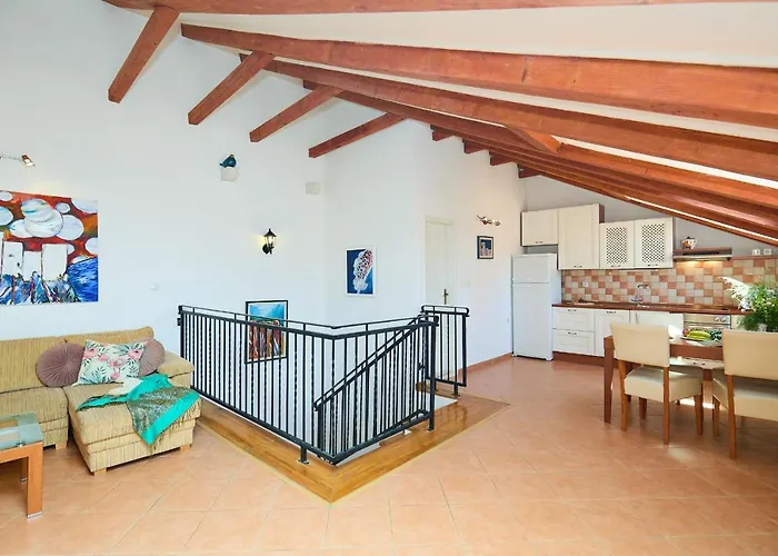 Hedera Estate, Hedera A34 *